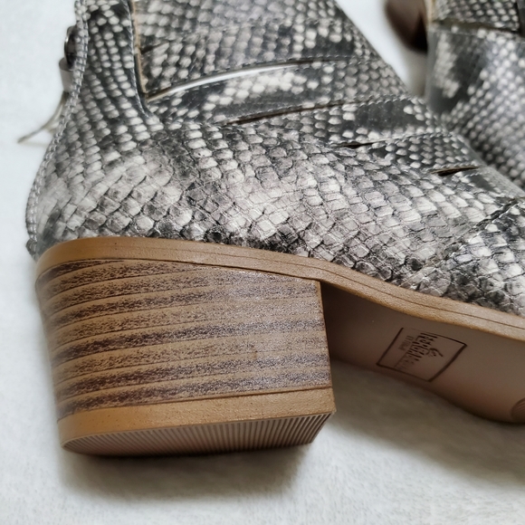 Fergalicious faux snake print ankle boots Size 6 - Picture 7 of 12